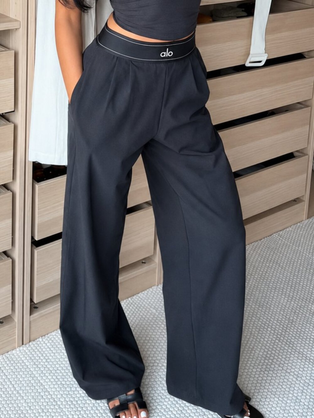 NWT  🖤 Black ALO Yoga Wide Leg Suit Up Trousers 🥳 (Regular:30"inseam)